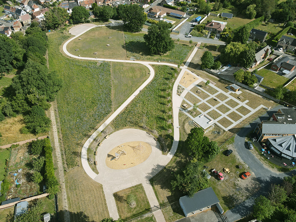 AMENAGEMENT DU PARC URBAIN PLANTIS JACQUETTE A DOUR par arpayge paysagiste en wallonie